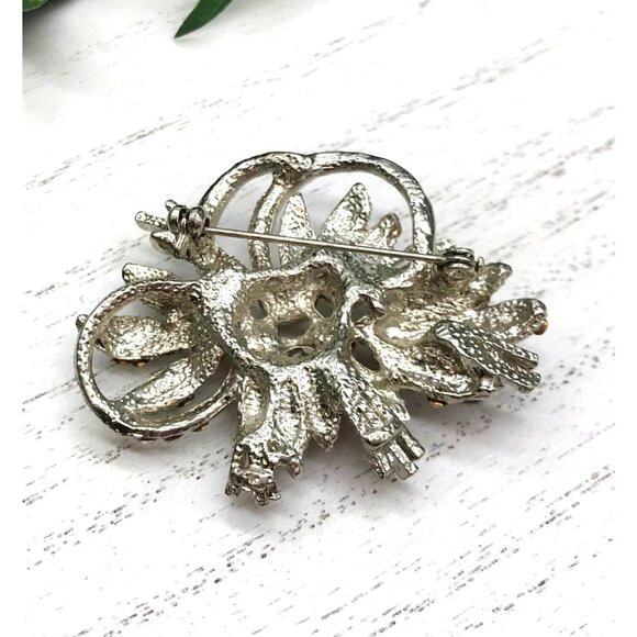 Vintage Silver-Tone Brooch With Faux Pearls & Rhinestones Floral design - Picture 2 of 4
